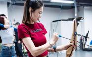 爱游戏体育官网登录-射箭比赛场面宛如画卷，唤醒激情