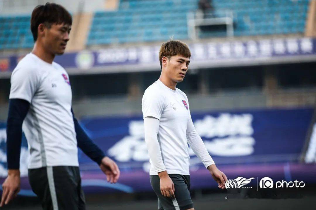 关于重庆斯威客场挑战重庆当代力帆，备受瞩目的信息